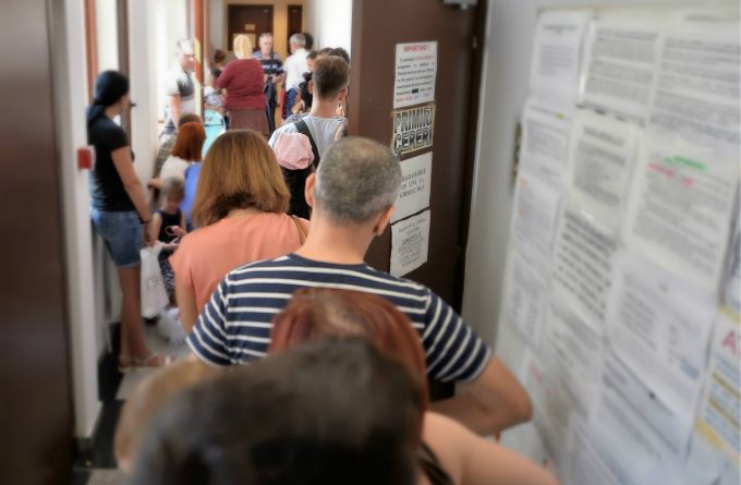 HARFELE SĂPTĂMÂNII. Țara în care toți vor să fie bugetari. 14 candidați pentru un loc de șofer la Primăria Buzău