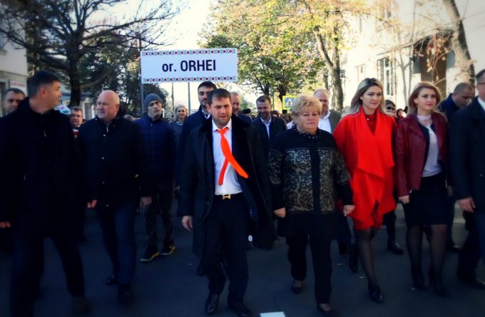 „Tăt nărmal“ pe frontul de Est: „Vă promit că, în curând, la Orhei se va trăi ca în Monaco!“