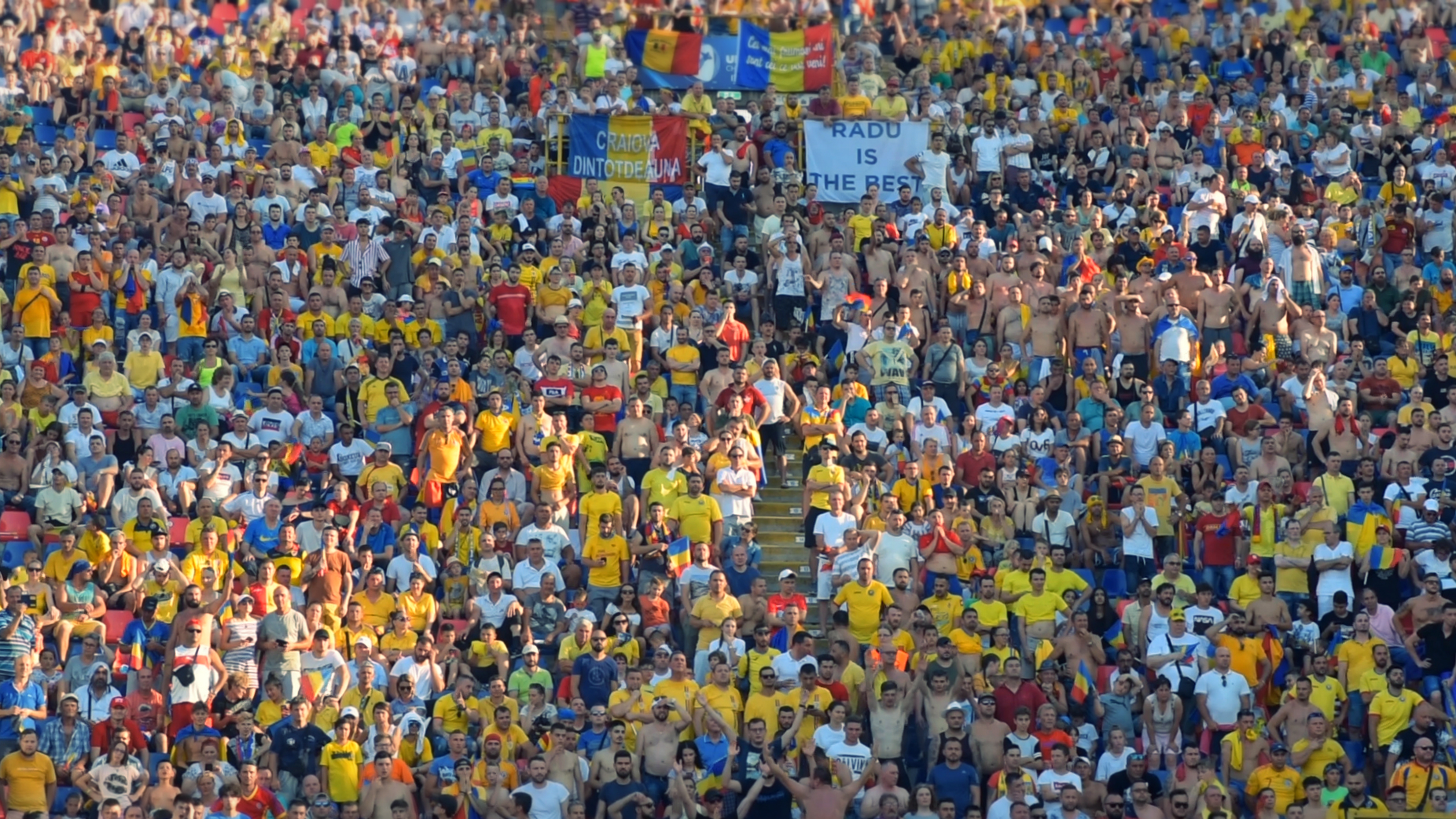 Bologna, Italia. 27 iunie 2019. Peste 15.000 de români din toate colțurile Europei au venit să susțină echipa națională de tineret la meciul cu Germania. FOTO: Recorder