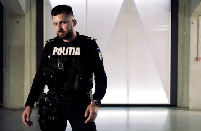CAMPANIE RECORDER. Ce s-a întâmplat cu polițistul care a mișcat în front