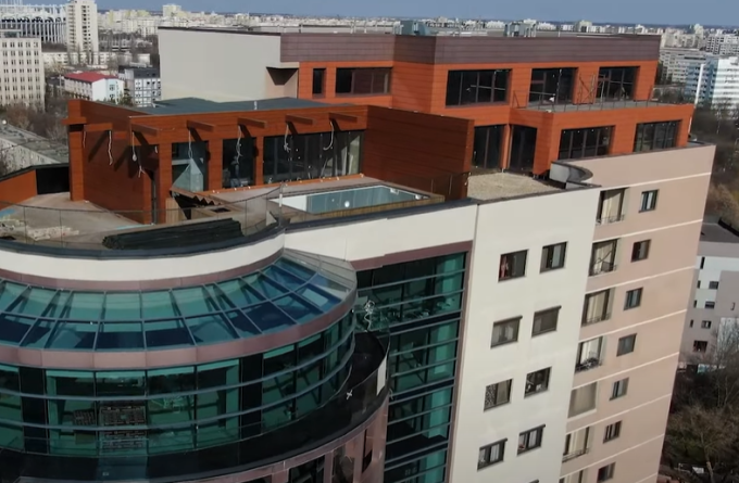 19 MARTIE 2024. Stăpânii sectorului 3: Piscină fără autorizație pe bloc